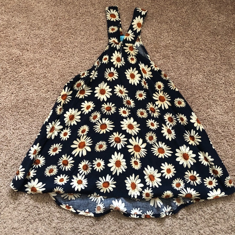 Francesca’s daisy high neck tank
